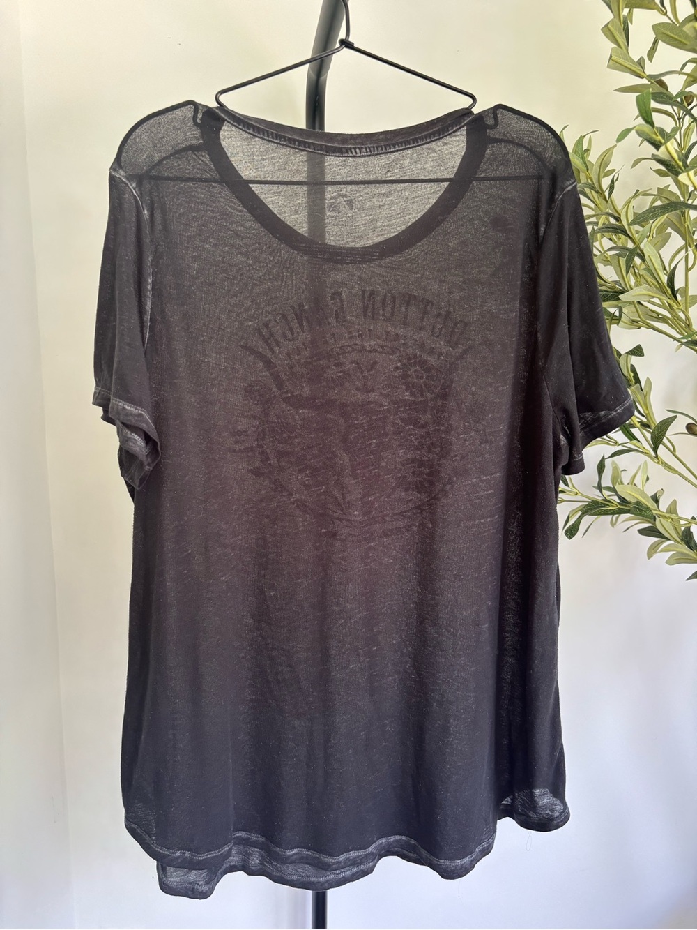 • [Yellowstone] Dutton Ranch Tee • - Picture 5 of 7